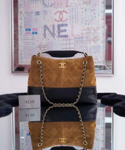 CHANEL 25A HOBO – BEIGE & BLACK – SUEDE CALFSKIN & SHINY LAMBSKIN – GOLD